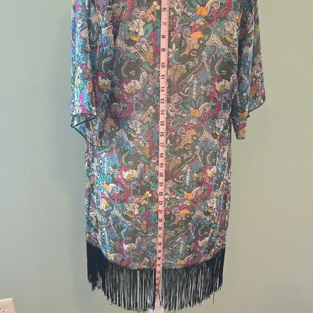 LuLaRoe Multi-colored Short Sleeve Kimono with Fringe Trim Size Small